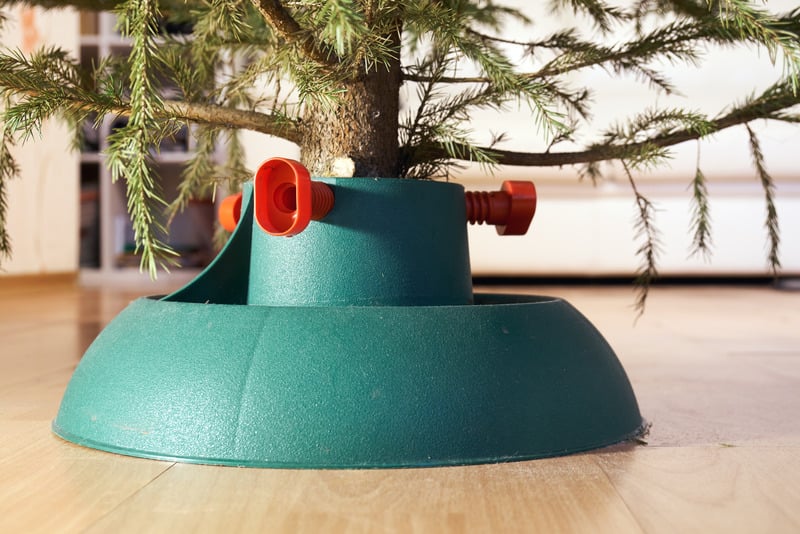 Green water-holding Christmas tree stand